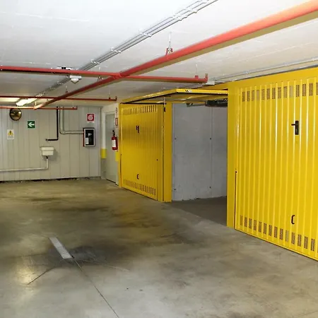 Al Castello Di San Giusto Free Garage Τεργέστη